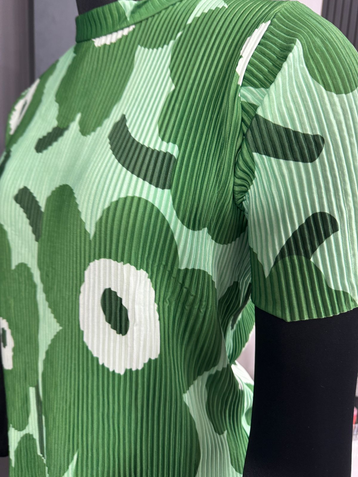 Round Neck Pleated Cord Set - Image 2