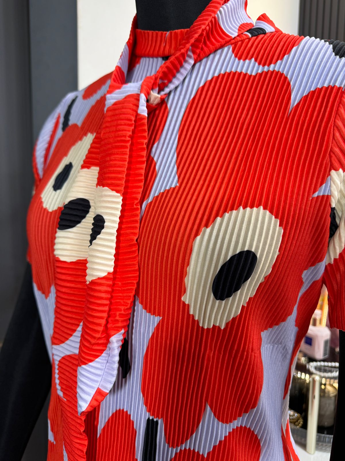 Round Neck Pleated Cord Set - Image 5